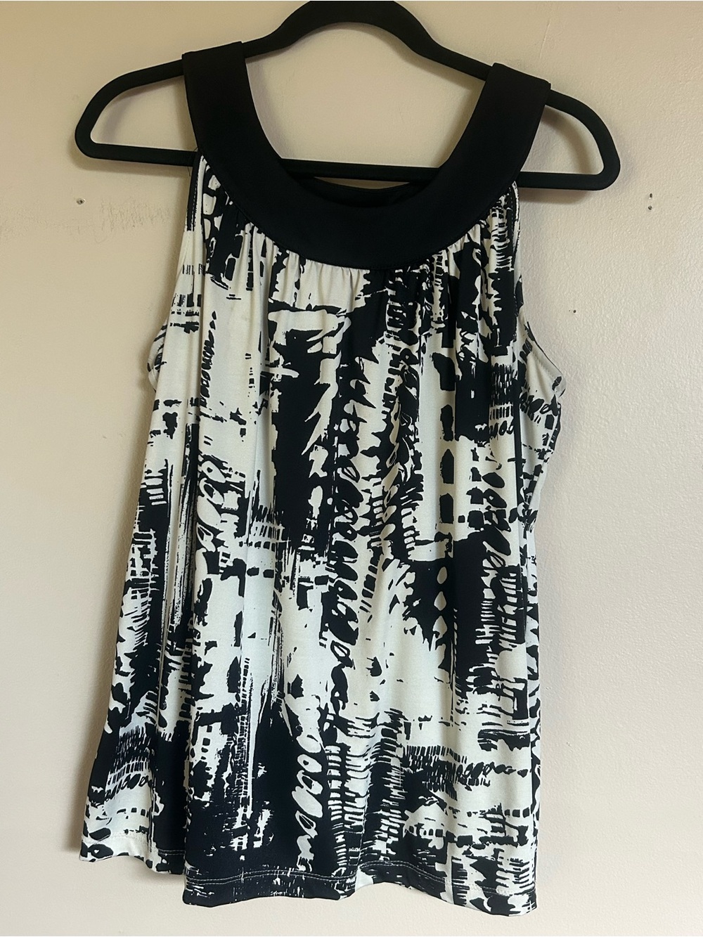 Sleeveless Black & White Printed Tank with Contrast Collar